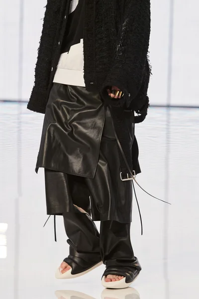 Look 49